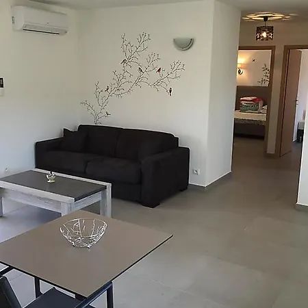 דירה Porto-vecchio Sleeps 6 Pool Air Con Wifi פורטו-וישיו
